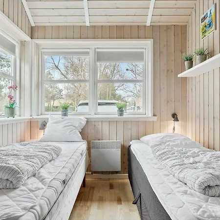 M175-vaeggerlose-stolt-henriksvej-60 *