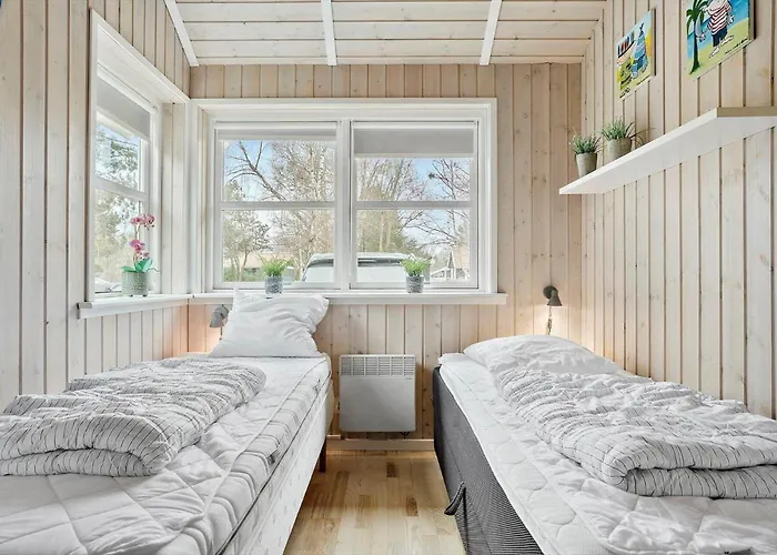 M175-vaeggerlose-stolt-henriksvej-60 *