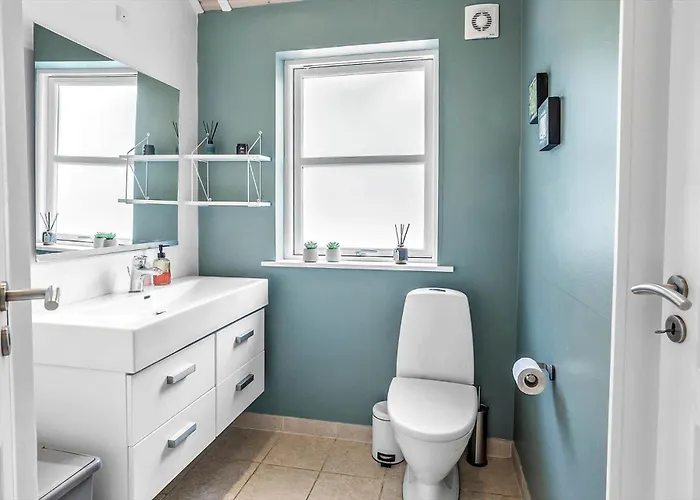 M175-vaeggerlose-stolt-henriksvej-60